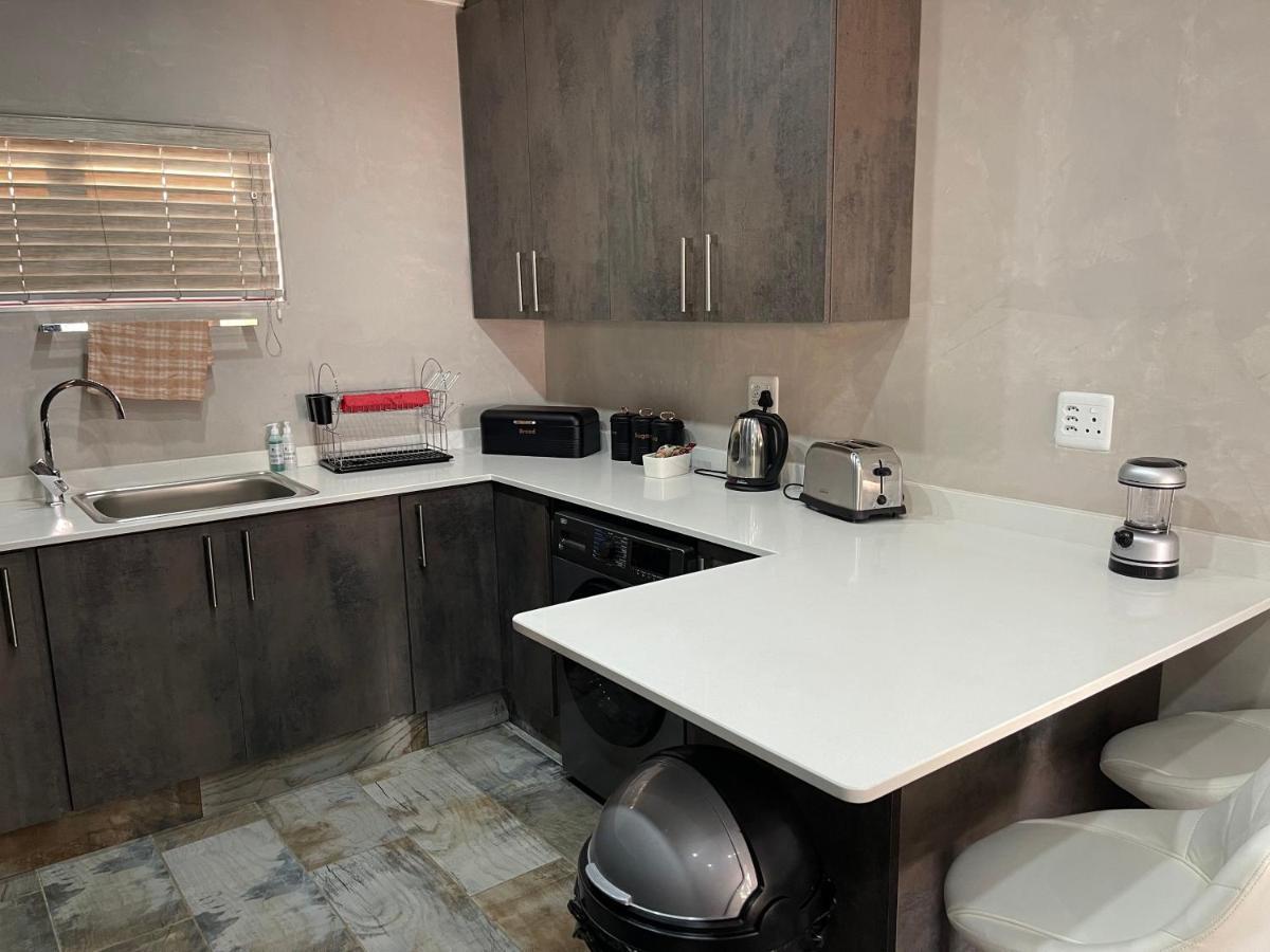 Upper Room Guesthouse Kirkwood Екстер'єр фото