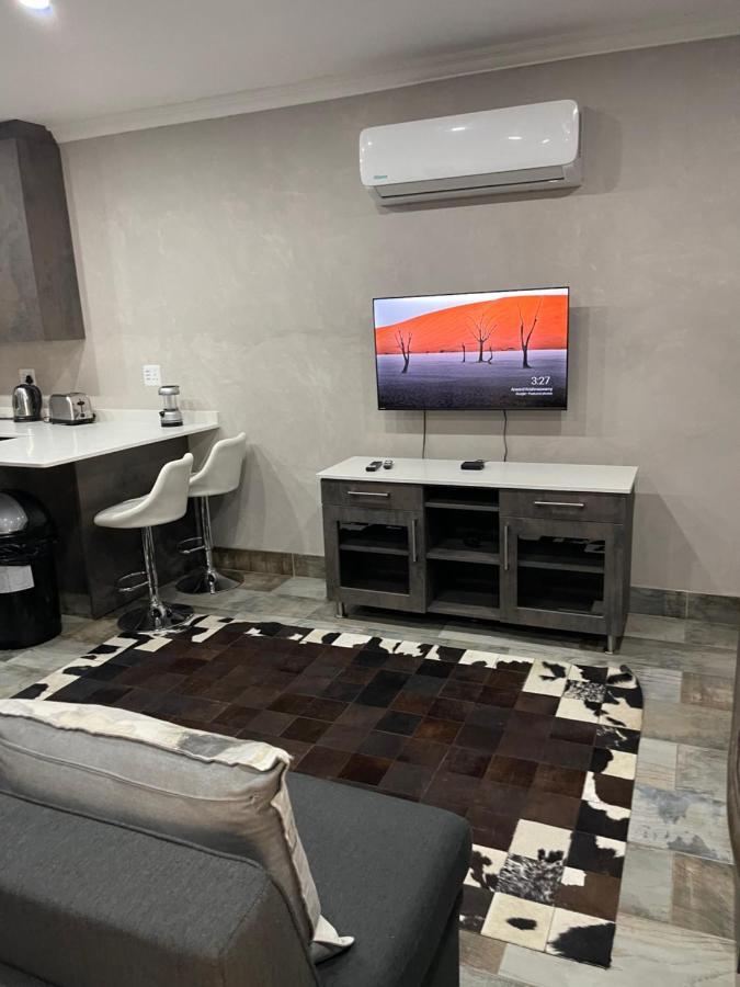 Upper Room Guesthouse Kirkwood Екстер'єр фото