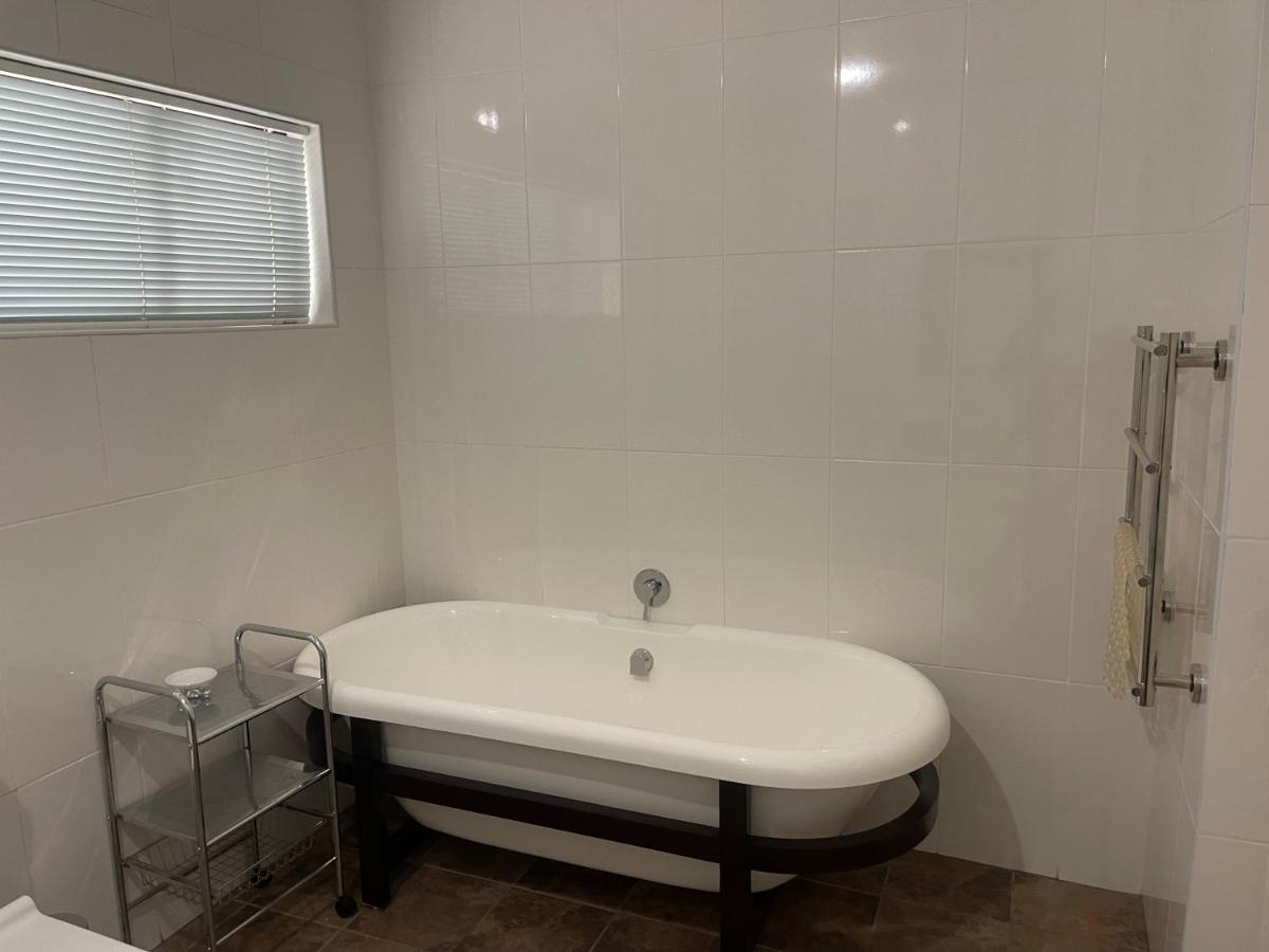 Upper Room Guesthouse Kirkwood Екстер'єр фото